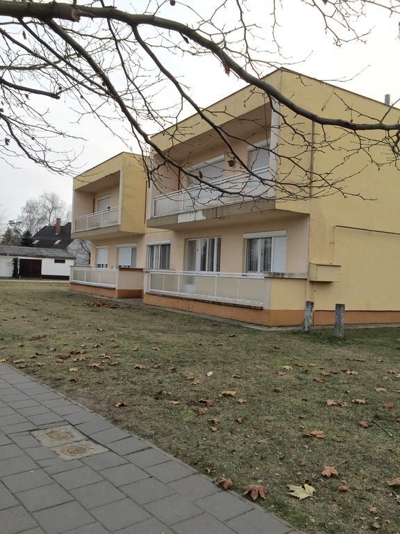 Thermal Next I Weninger Apartman Kiskunhalas Exterior photo